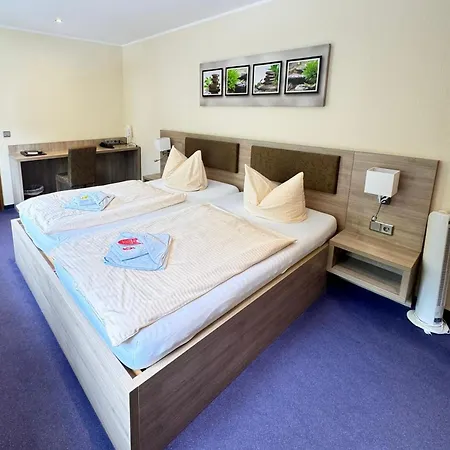 Отель Deutsches Haus Wolfen Ohg